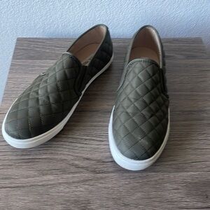 Steve Madden shoes olive colored slip on loafers size 9